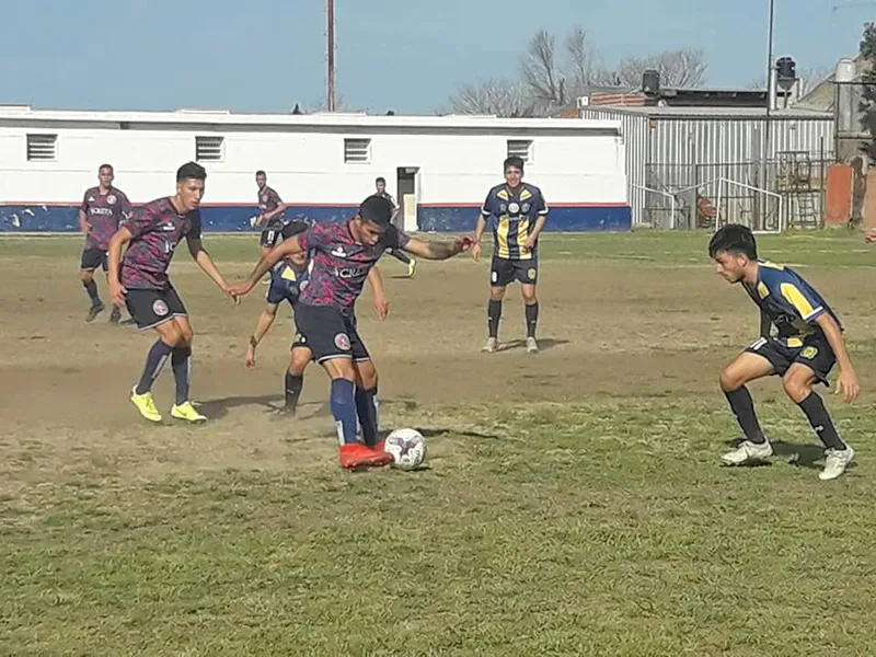 Central Córdoba superó a Central y quedó como único líder en el Molinas