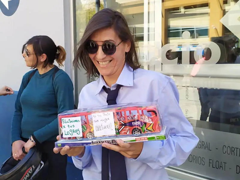 Histórico: desde este viernes una mujer maneja un colectivo del transporte local