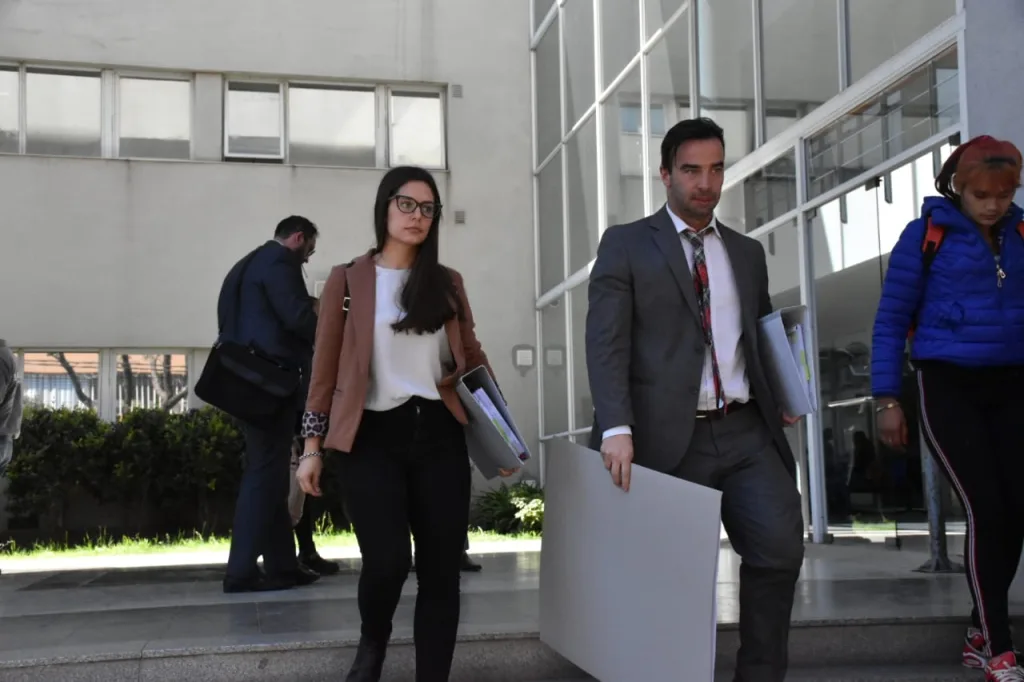 "Tomo unos copetines, agarro el camión y los paso por encima"