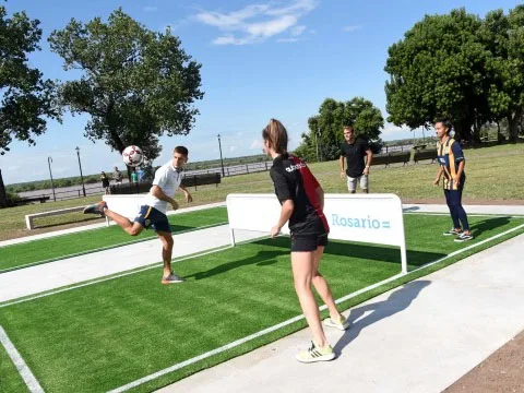 Se disputará en Rosario el primer torneo de fútbol tenis mixto