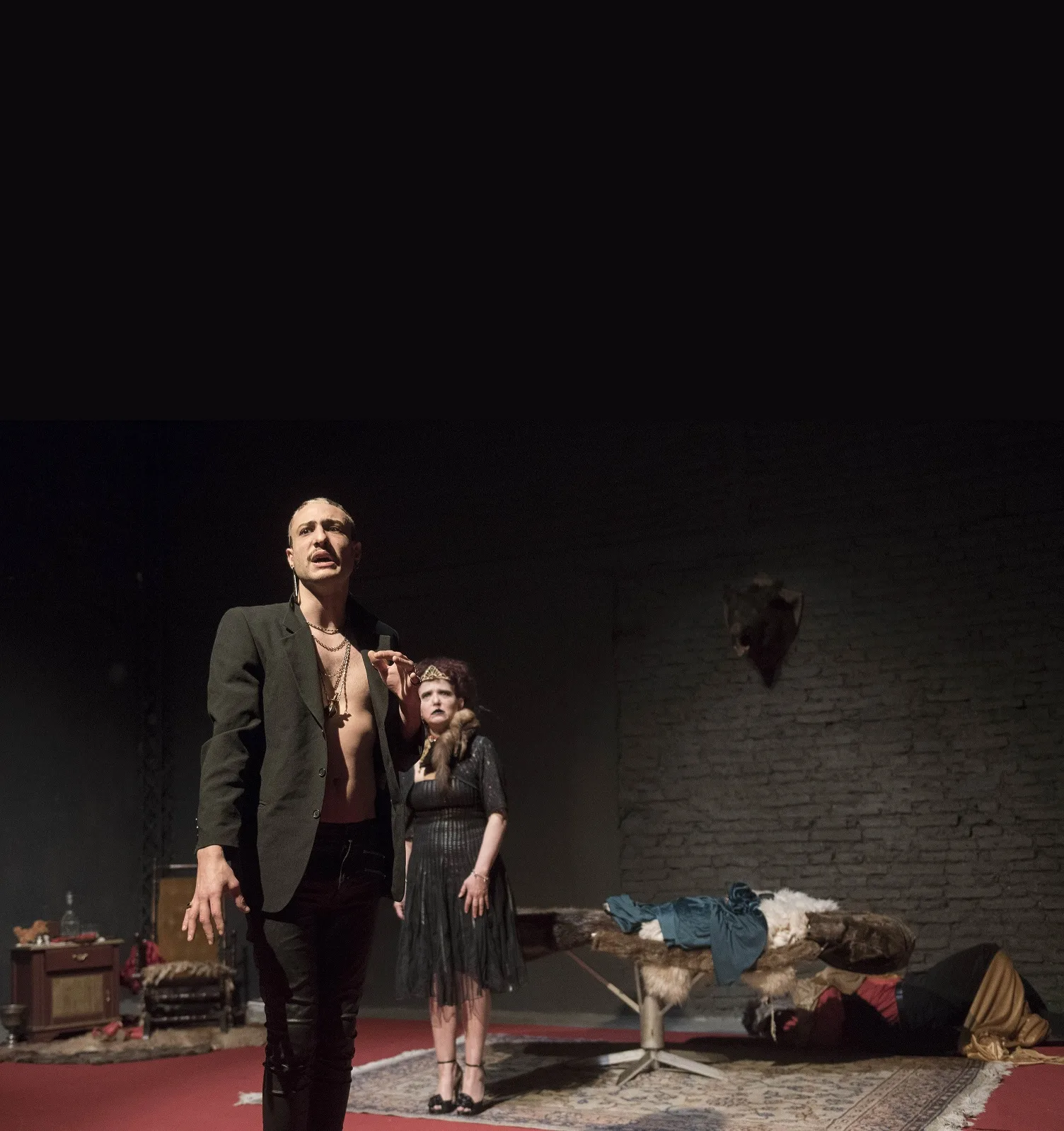 Un "Hamlet" poderoso, abismado y fértil