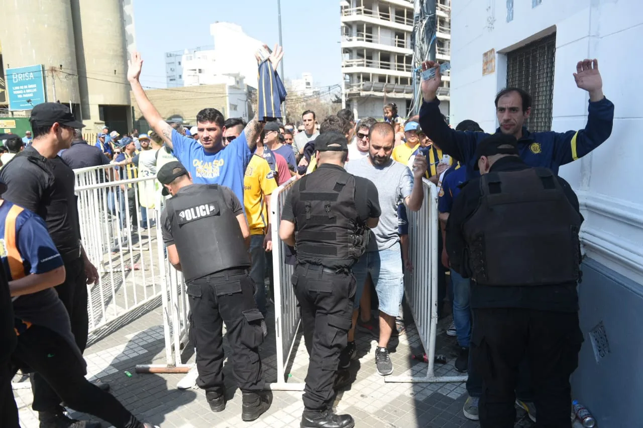 No fue una fiesta para todos: muchos socios no pudieron ingresar al Gigante