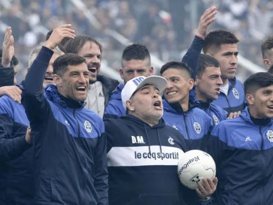Maradona pidió retirar los números de camiseta 13 y 17