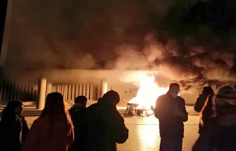 Incidentes en Rawson tras la muerte de dos docentes en un accidente