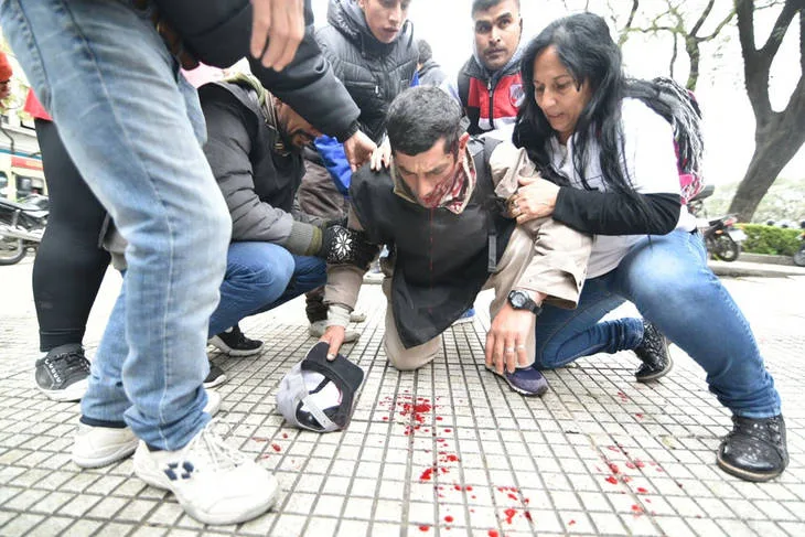 Violenta represión a un acampe de organizaciones sociales en Buenos Aires