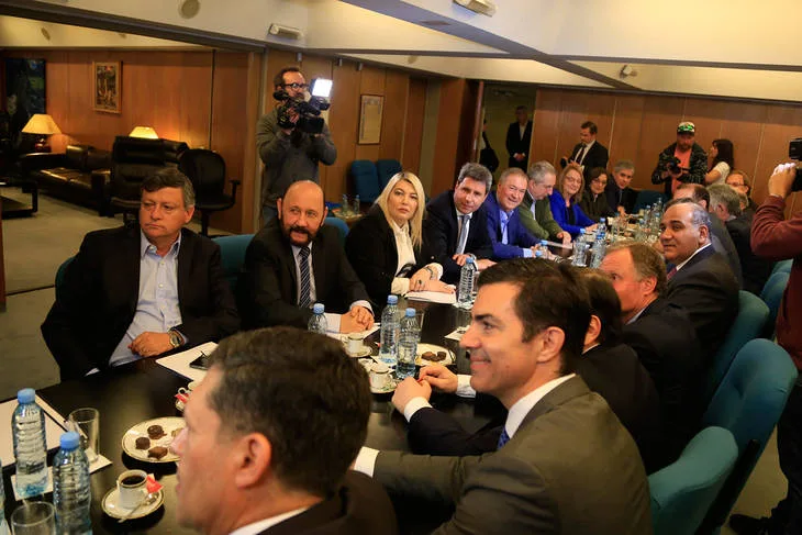 Por caída de ingresos y deuda, desapareció el superávit fiscal de las provincias