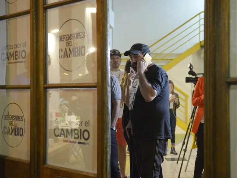 Abonizio fue a la sede de Juntos por el Cambio y desató debate en las redes