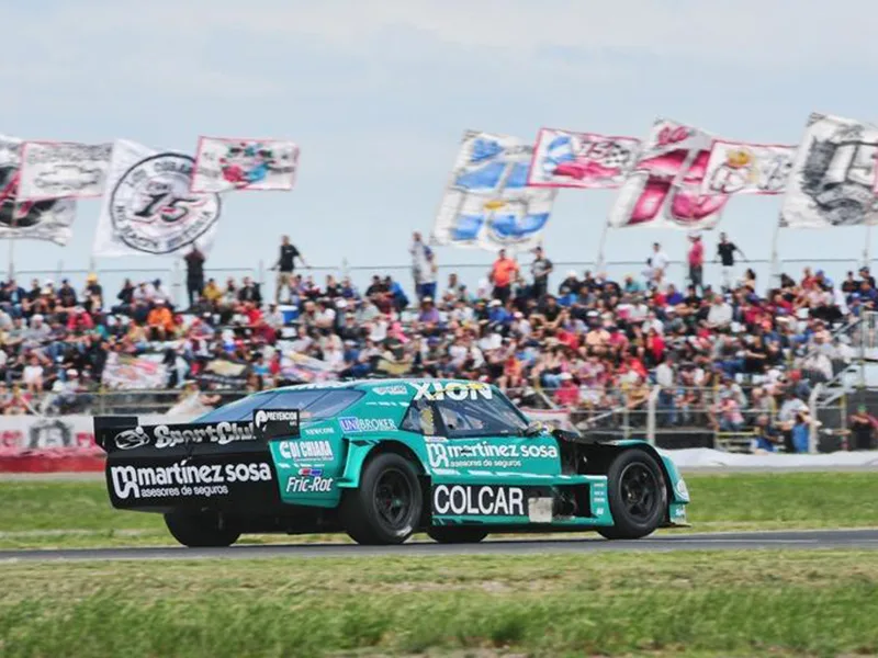 El campeón Canapino ganó en San Nicolás y amenaza al líder del torneo, Aguirre