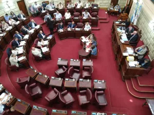Transición complicada: el Frente aprobó 3 proyectos con el PJ ausente