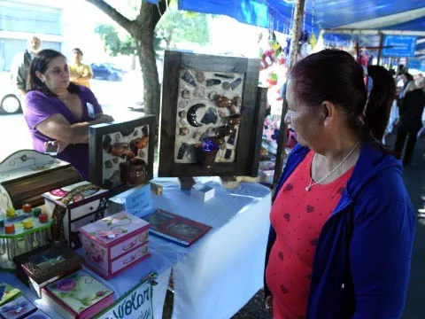 Ferias municipales invitan a encontrar el mejor regalo para El Día de la Madre