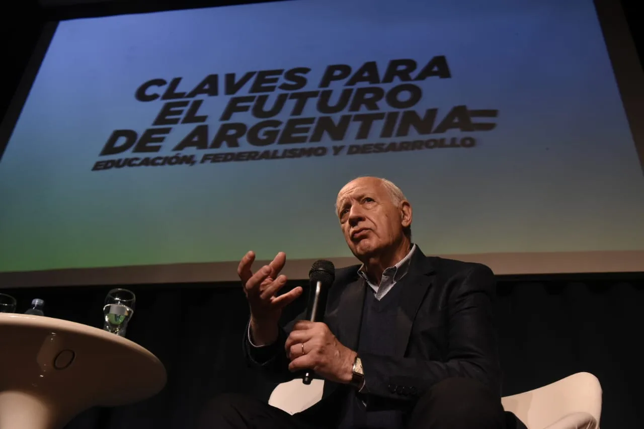 Lavagna: "Nación lleva un mes y pico copiando propuestas de Consenso Federal"