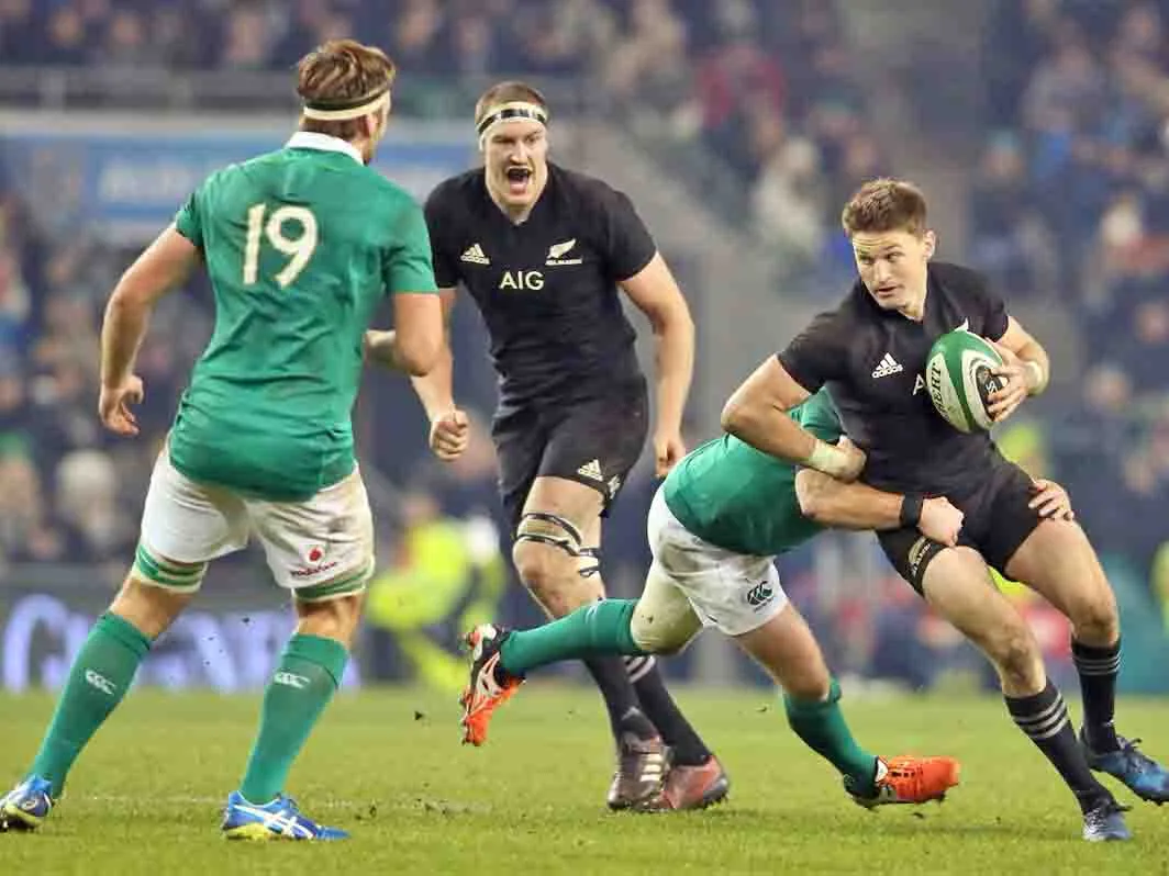 Nueva Zelanda, bicampeón vigente, se mide a Irlanda, por un lugar en semifinales