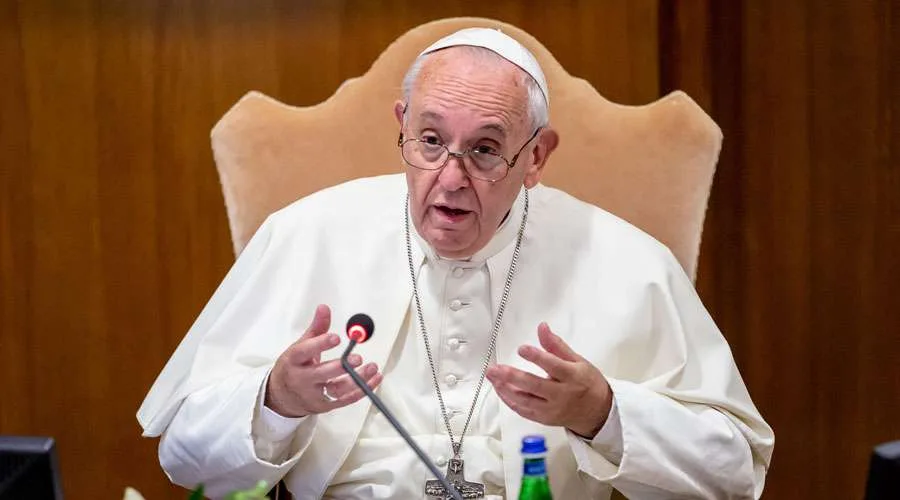 El Papa cuestionó a la Argentina por el “desprecio a bolitas y paraguas”