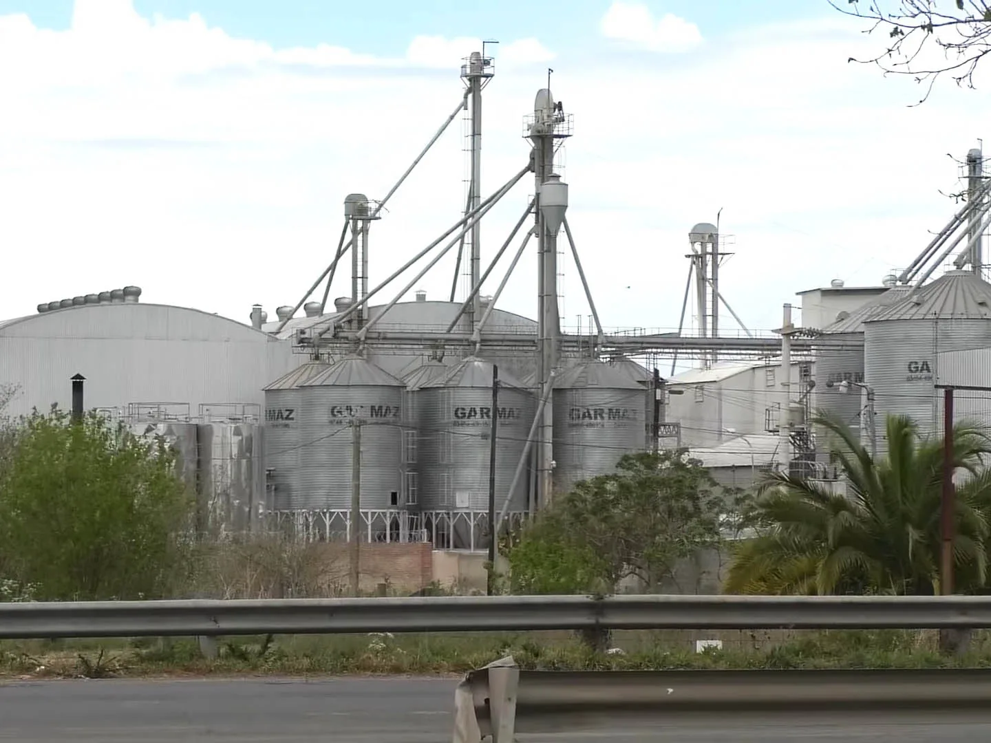 Otro operario muerto en un silo: tenía 22 años y quedó bajo el cereal en Sanford