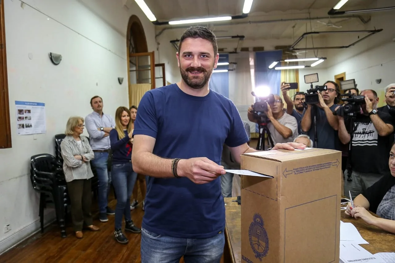 Estévez votó y ya piensa en el día después: "Aportar racionalidad y mesura"