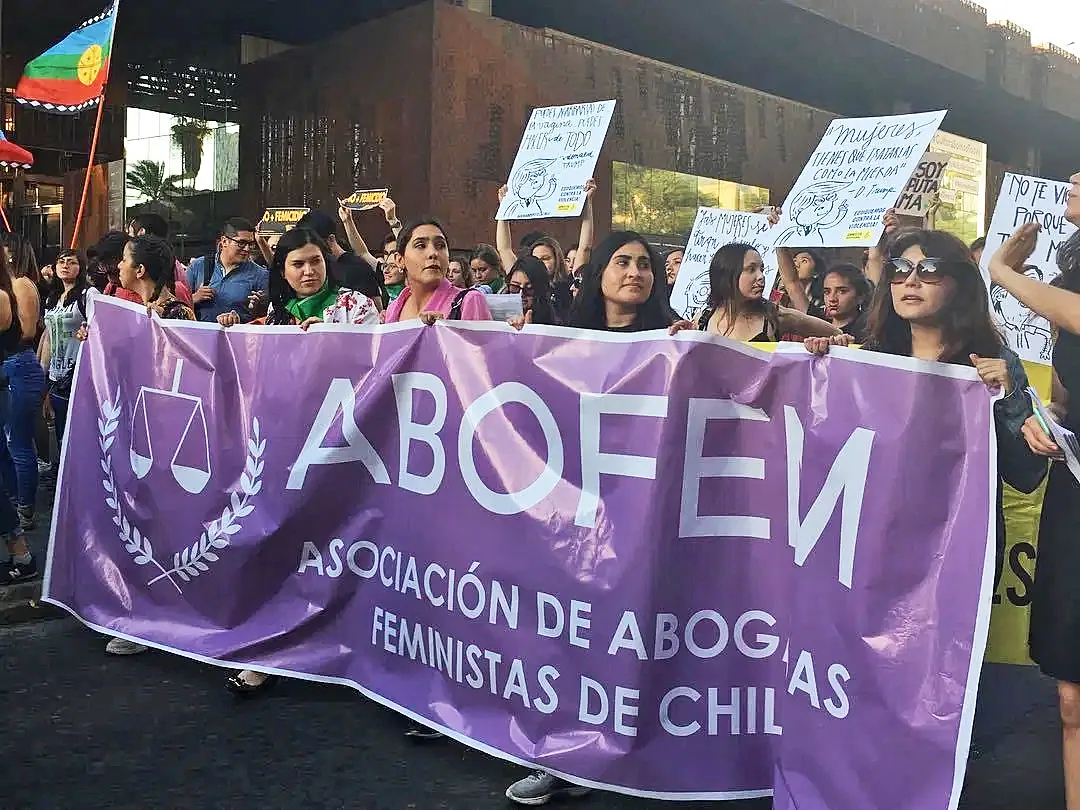 Piquetes jurídicos: abogadas feministas de Chile asisten en las protestas