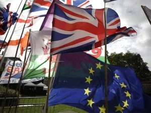 El jefe de la inteligencia interior británica confirmó la intervención rusa “con bastante fuerza” en el Brexit