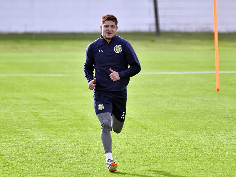 ¿Se lo pierde Leonardo Gil? Es duda en Central para el duelo ante Vélez