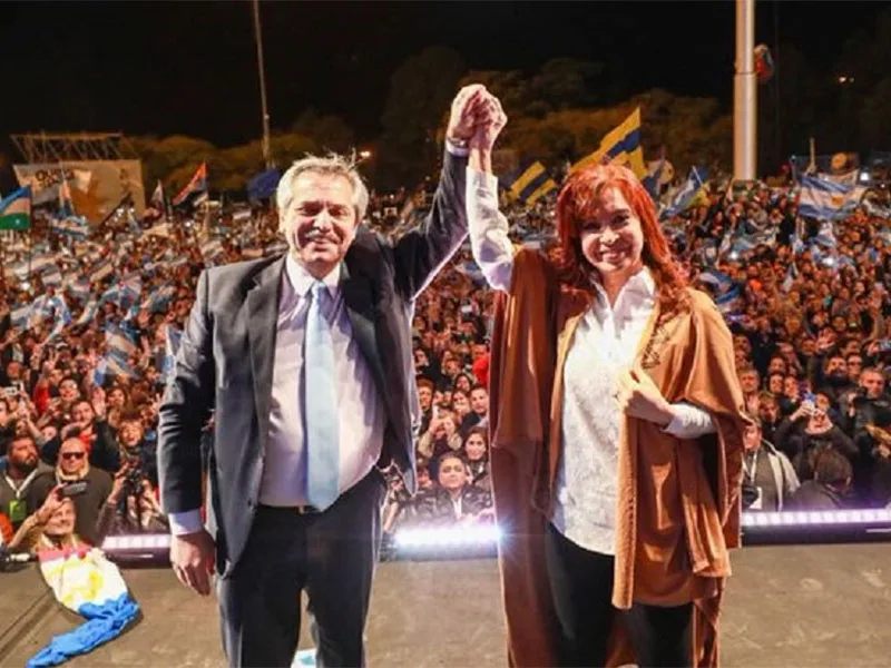 Fernández y CFK encabezan el acto por el Día de la Lealtad en La Pampa
