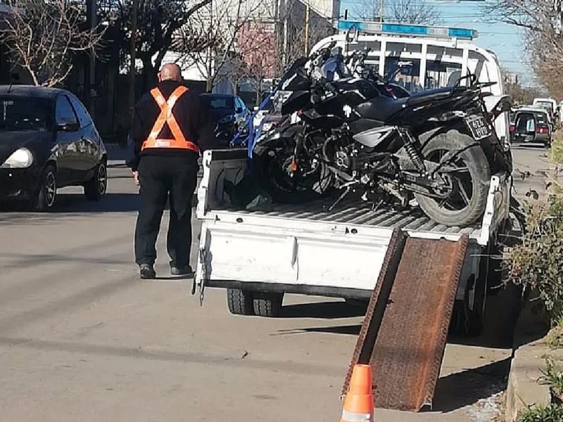 Denunció que la Policía le disparó con posta de goma cuando eludió control vial
