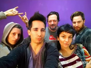 “Frac trajinado”, un show con retazos de sainete y vodevil