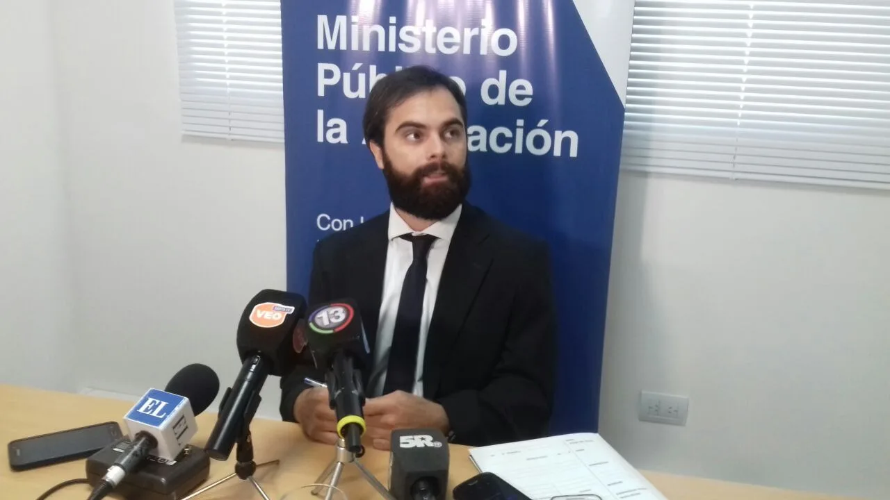 Vuelve a prisión jefa policial acusada de más de 40 delitos