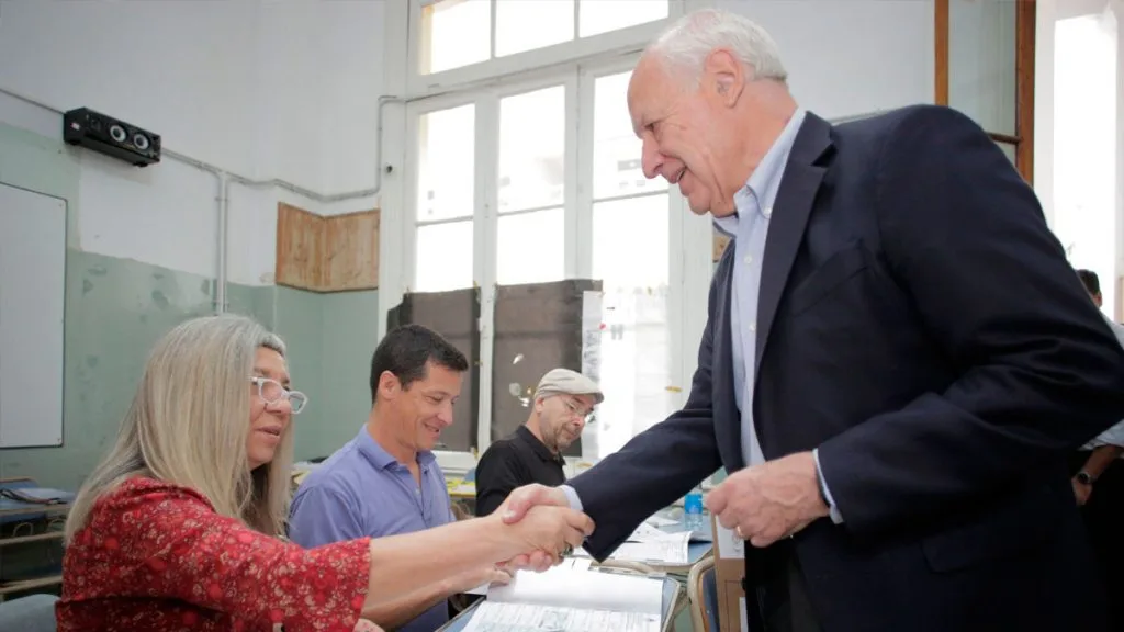 Un adelantado: Lavagna fue el primer candidato a presidente en votar
