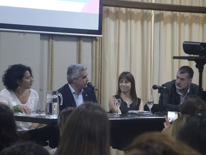 La UNR empezó a implementar la Ley Micaela