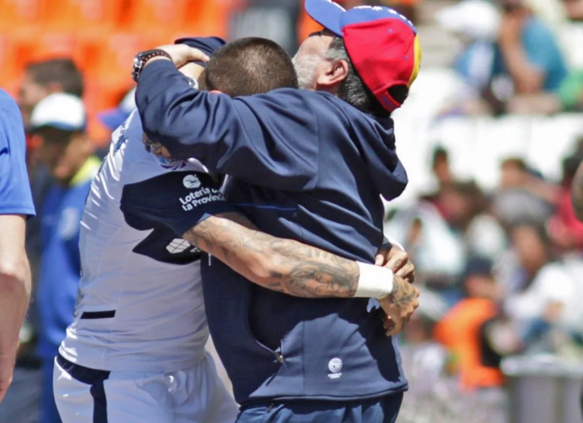 El Gimnasia de Maradona consiguió su primera victoria: venció 4 a 2 a Godoy Cruz