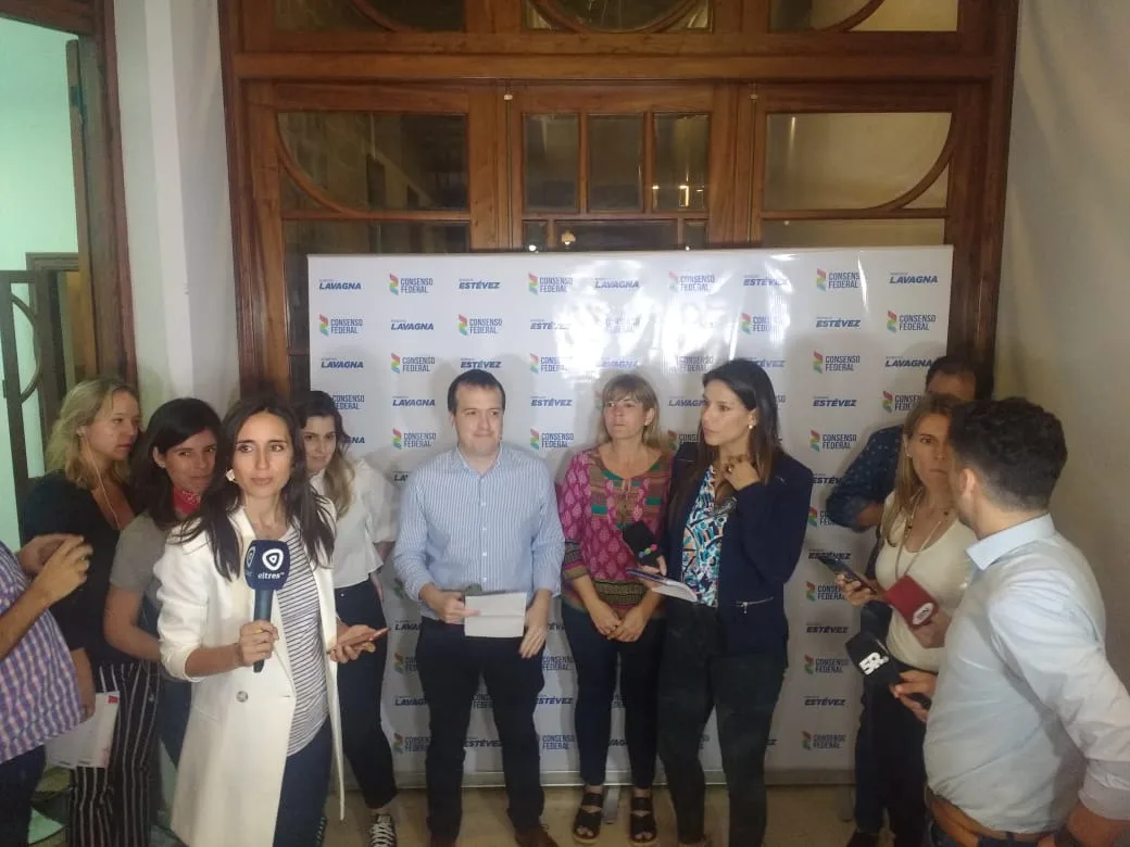 Mesas testigo del PS en Santa Fe: "Macri 43,8%, Fernández 41,8%"