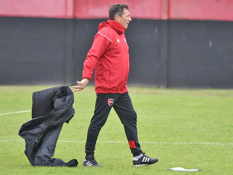 Kudelka se mostró conmovido por la llegada de Maradona, pero desea el triunfo