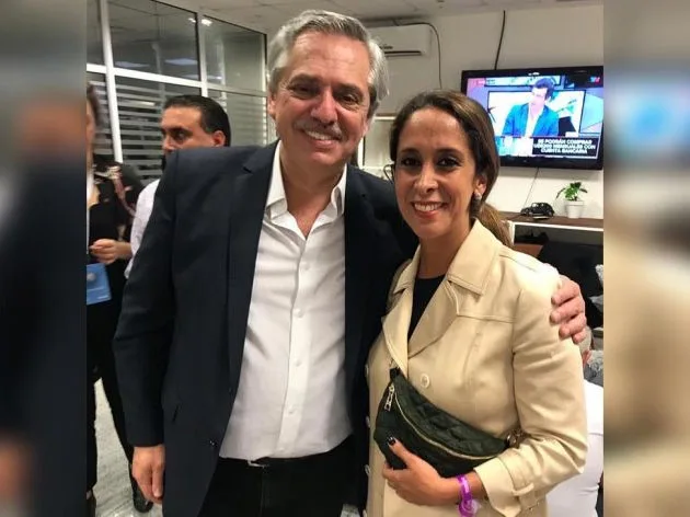 La nuera de Ernestina Herrera de Noble felicitó en el búnker a Alberto Fernández