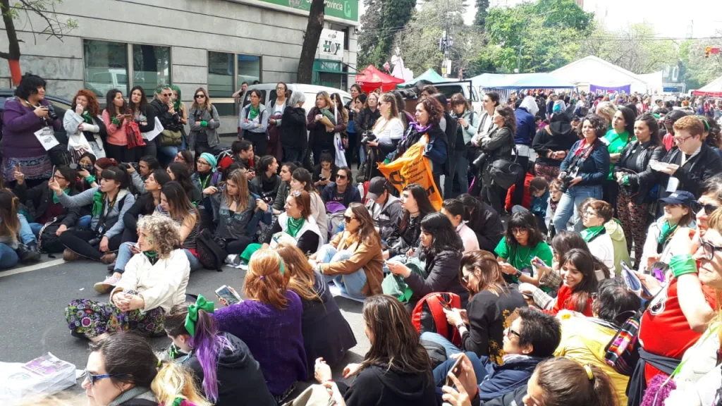 Trabajadoras de prensa en asamblea: debate sobre protocolo y violencias