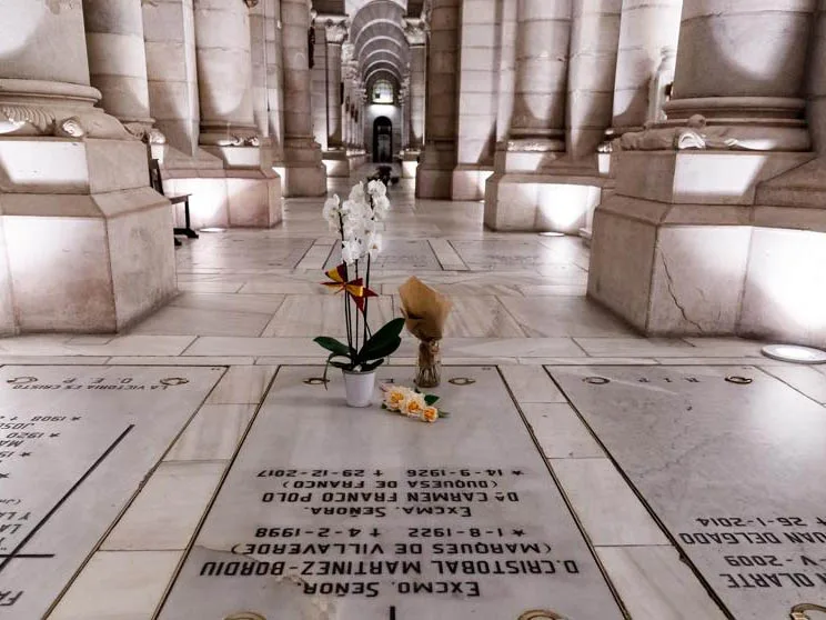 Gobierno español avisó que la exhumación de Franco será sin honores militares