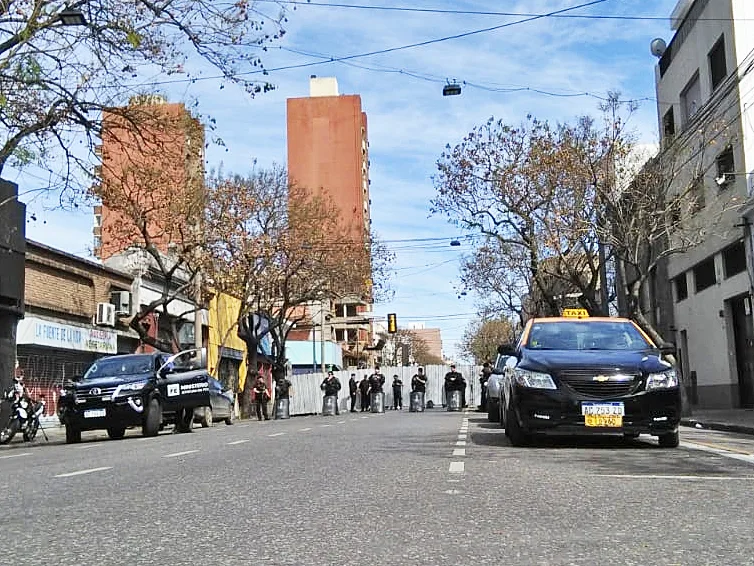 Bajada de bandera: el sindicato de taxistas echó a Horacio Boix