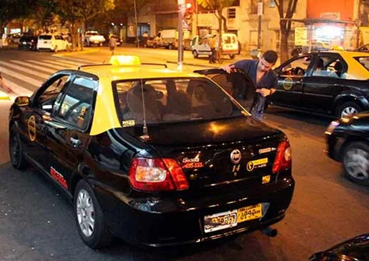 Alta inflación: taxistas presionan en el Concejo por un aumento de la tarifa