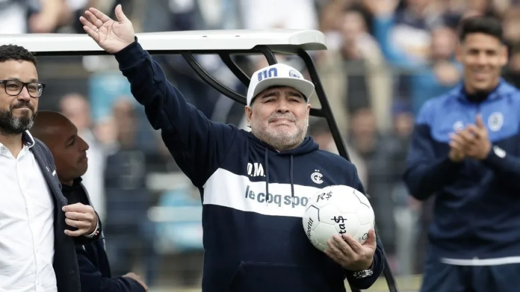 La continuidad de Maradona en Gimnasia está en duda