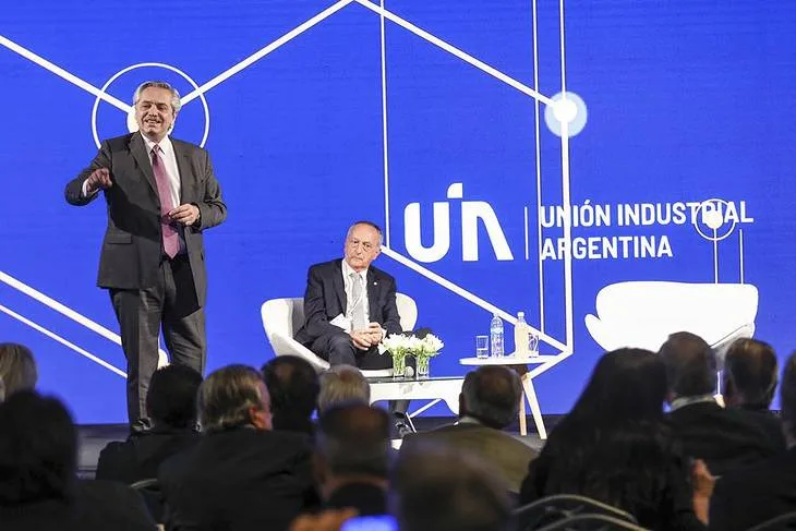 "No sé cuáles son las bases sólidas que dejan, estoy caminando en un pantano"