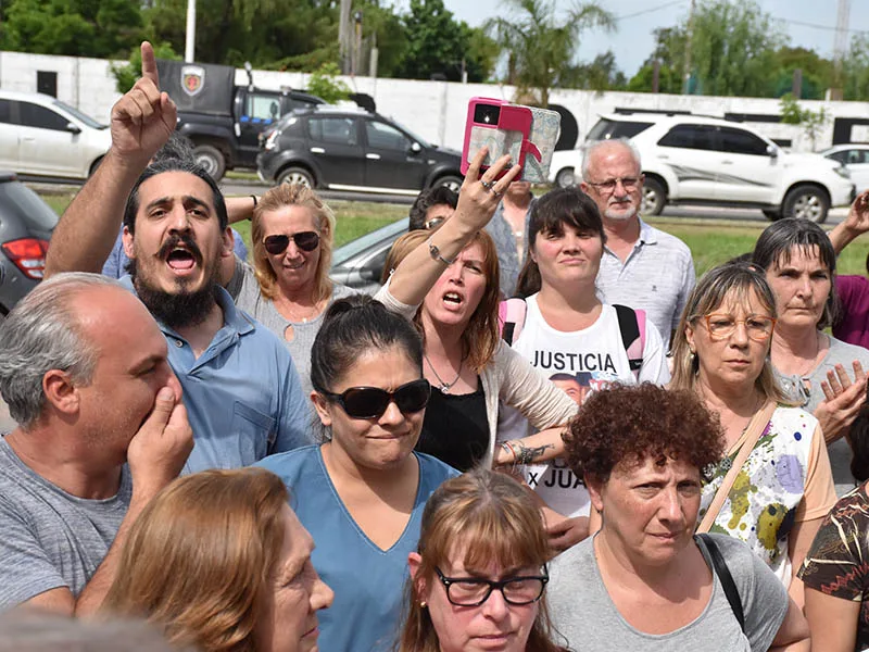 Vecinos de Bermúdez coparon el Concejo tras el crimen de Doña Elvira