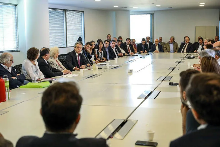 "Es la primera vez que nos convocan a debatir una política de Estado"