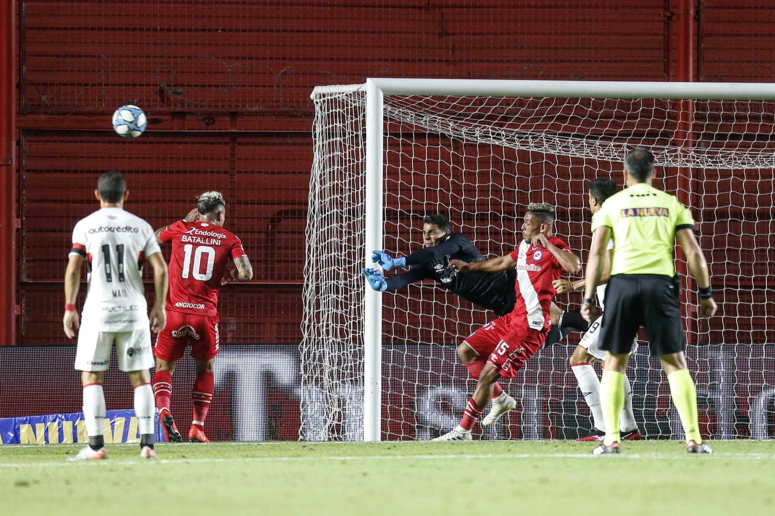 Newell's cayó 1 a 0 ante Argentinos en una deslucida actuación en la Paternal