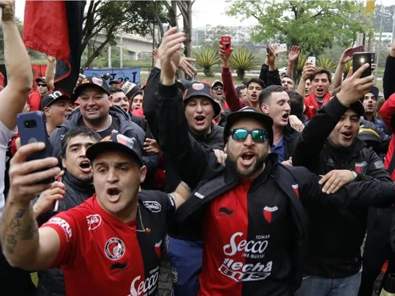 Arranca el "éxodo sabalero" rumbo a Paraguay para la final de la Sudamericana