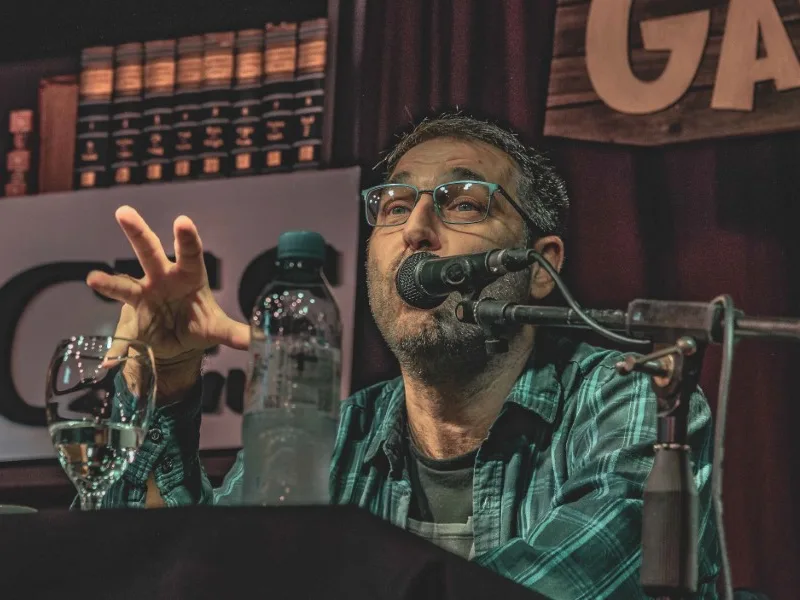 Juan Mascardi presenta su libro “El sutil poder del silencio – crónicas humanas”