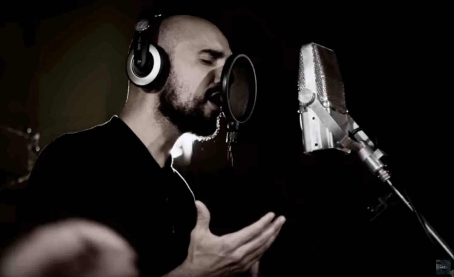 Abel Pintos presentó su nuevo video en formato sinfónico