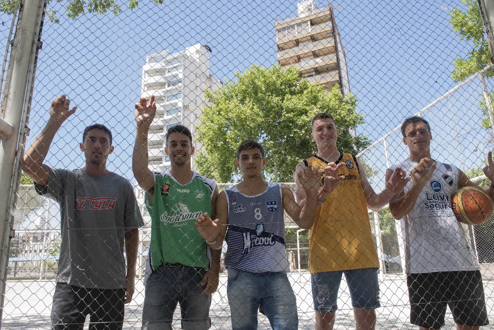 El Tala defiende la punta y el resto quiere lograr su primera victoria