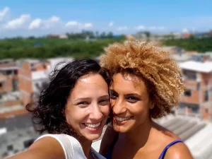 La pareja de Marielle Franco acusó a Bolsonaro de "obstruir" la investigación