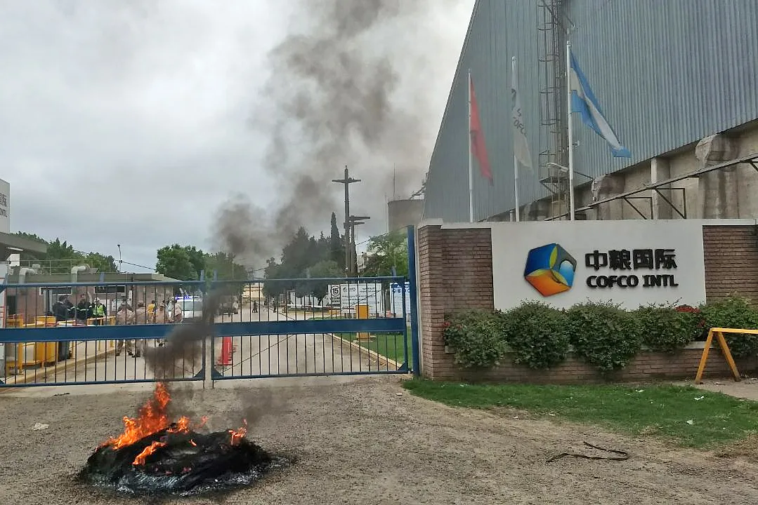 La aceitera china Cofco reincorporó a supervisores despedidos y levantaron paro