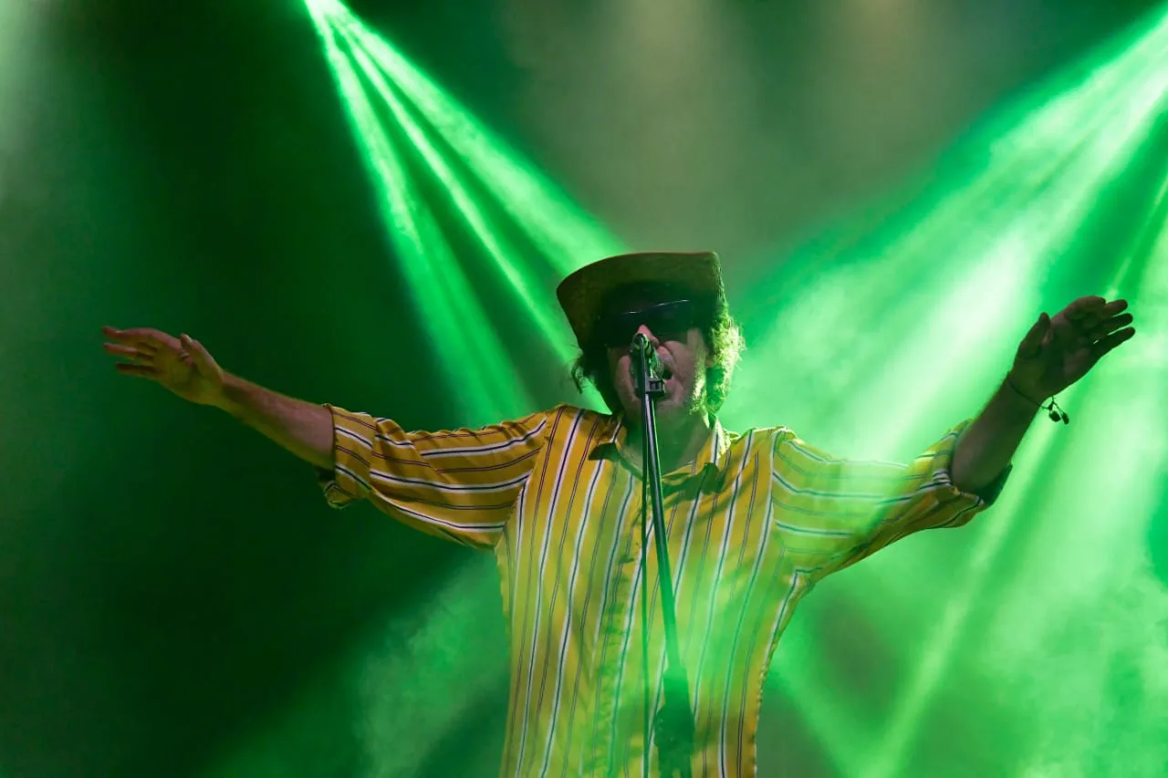 Rockeando con Fito Páez, Coki Debernardi se recibió de músico ilustre