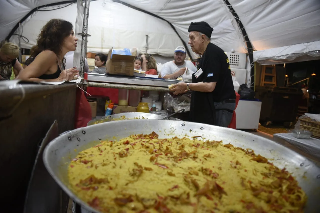 Conocé los precios de los puestos gastronómicos de Colectividades