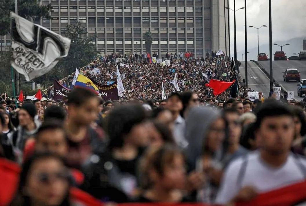 Ahora, Colombia: cientos de miles en las calles contra el gobierno de Duke
